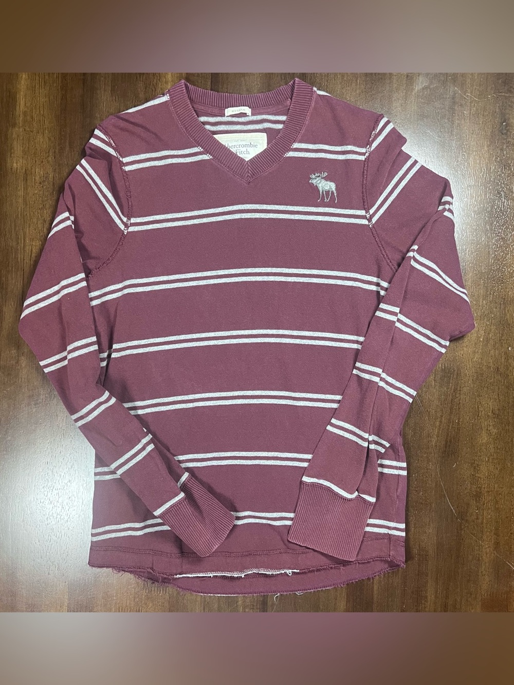 Vintage Abercrombie & Fitch Muscle Fit Striped V-Neck Sweater Burgundy Mens M